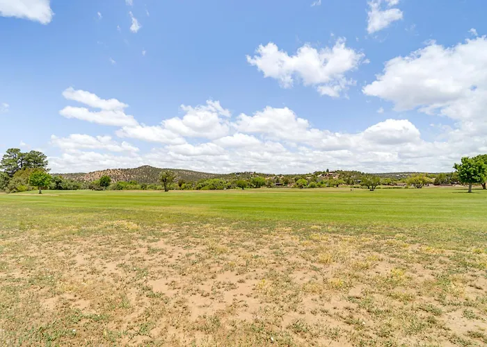 Holiday home Mtn & Golf Course Views: Retreat!